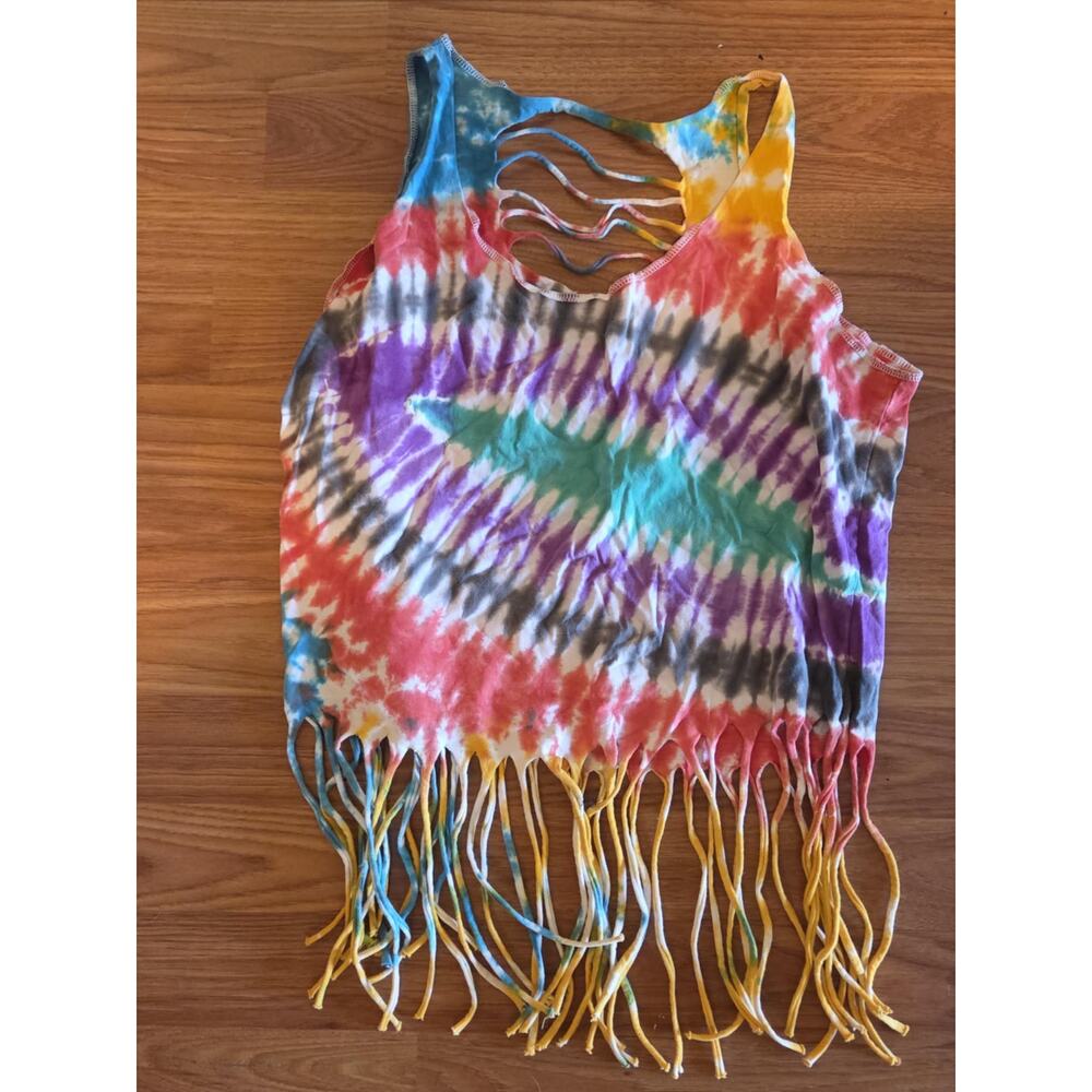 Medium Juniors Retro Crop Top - Trendy and Stylish!